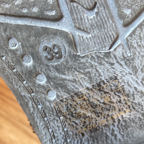 Patrizia Donjon Metallic - Black Buckle Ankle Boot Booties Size 39 (8) - Picture 14 of 16